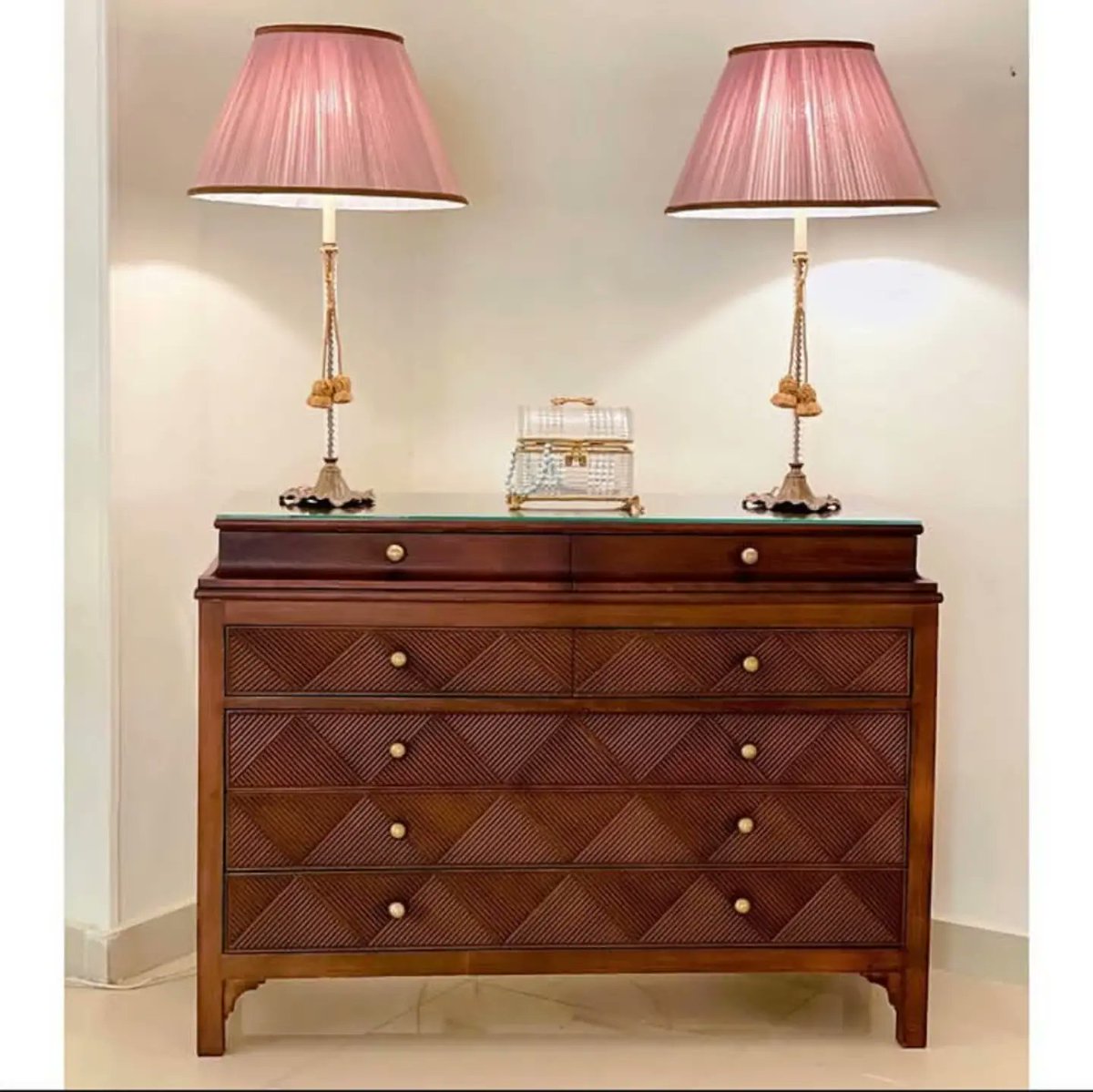 LorisHanse5u's tweet photo. Elegance that transforms your space. A timeless bedroom set crafted to bring luxury and sophistication to every detail. 100% quality and satisfaction. Contact us: 01222219699 https://t.co/OaU4ITm1FD