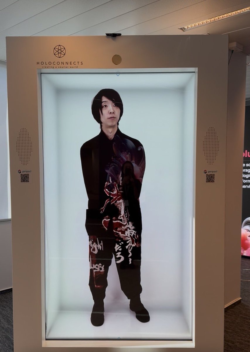 ochyai's tweet photo. 箱に入りました at ルーマニア https://t.co/dhgka5DImm