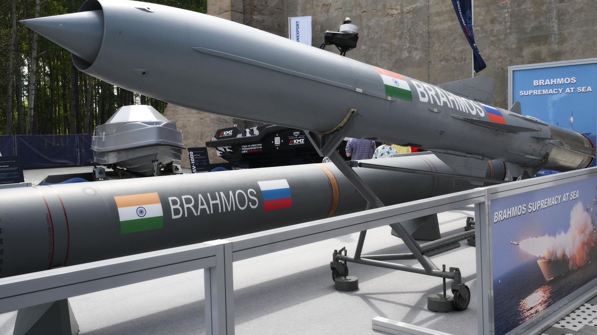 BlackhawkqHawk's tweet photo. To be honest, India never built a cruise missile. Russia just handed them the P-800 Oniks and said "go assemble it." They just slap the "Brahmos" label on Russian missile.

It is, it was and always will be Russian no matter how much Indians bark in my comments. https://t.co/Tb5RaN2TtN