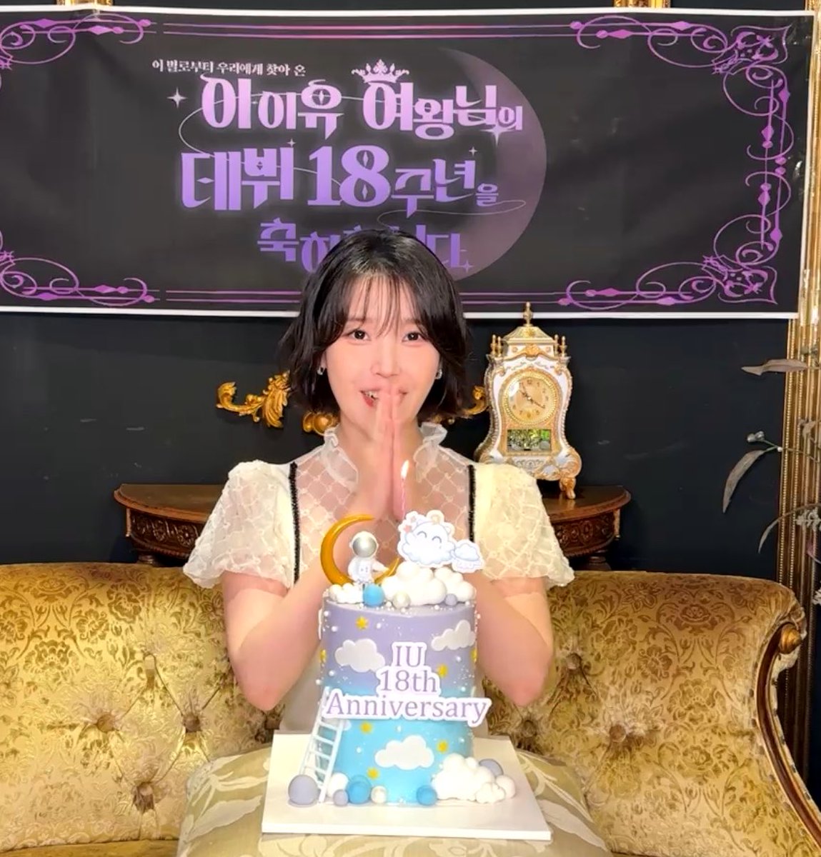 iujingjjang's tweet photo. Hiiiii https://t.co/5ufeMwN0IS