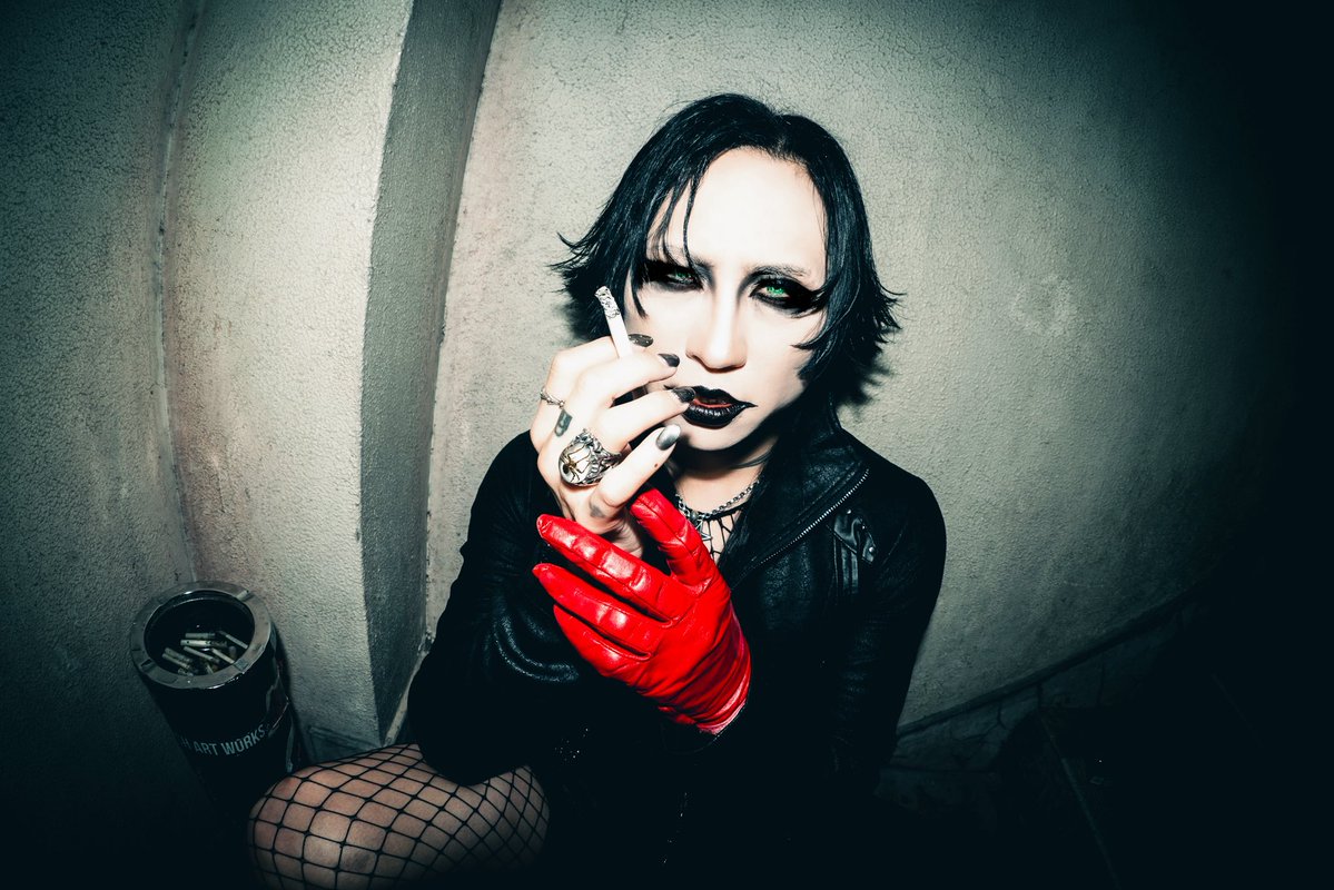 tzkwym's tweet photo. 福岡 血湧き肉躍る2days
本当にありがとうございました。

幸せな2日間でした。

新曲「リミナル」初披露でした。
聴いてくれてありがとうございました。

これからも楽しんで戦っていきます。
戦ってください。
初めましての方々、目撃してくれてありがとうございました。

福岡、また来ます。

1. ツヅキヲヨム
2. リミナル
3. 楽園
4. THANATOCRACY
5. 混濁
6. 美葬
7. 綴化書
8. 頭が、おかしい
9. 蝎獅
10. Obliterate OBLITERATOR
11. アルファ -繰り返す七日間のマスティケイト-
12. Re:Isis

愛してます。

綴
