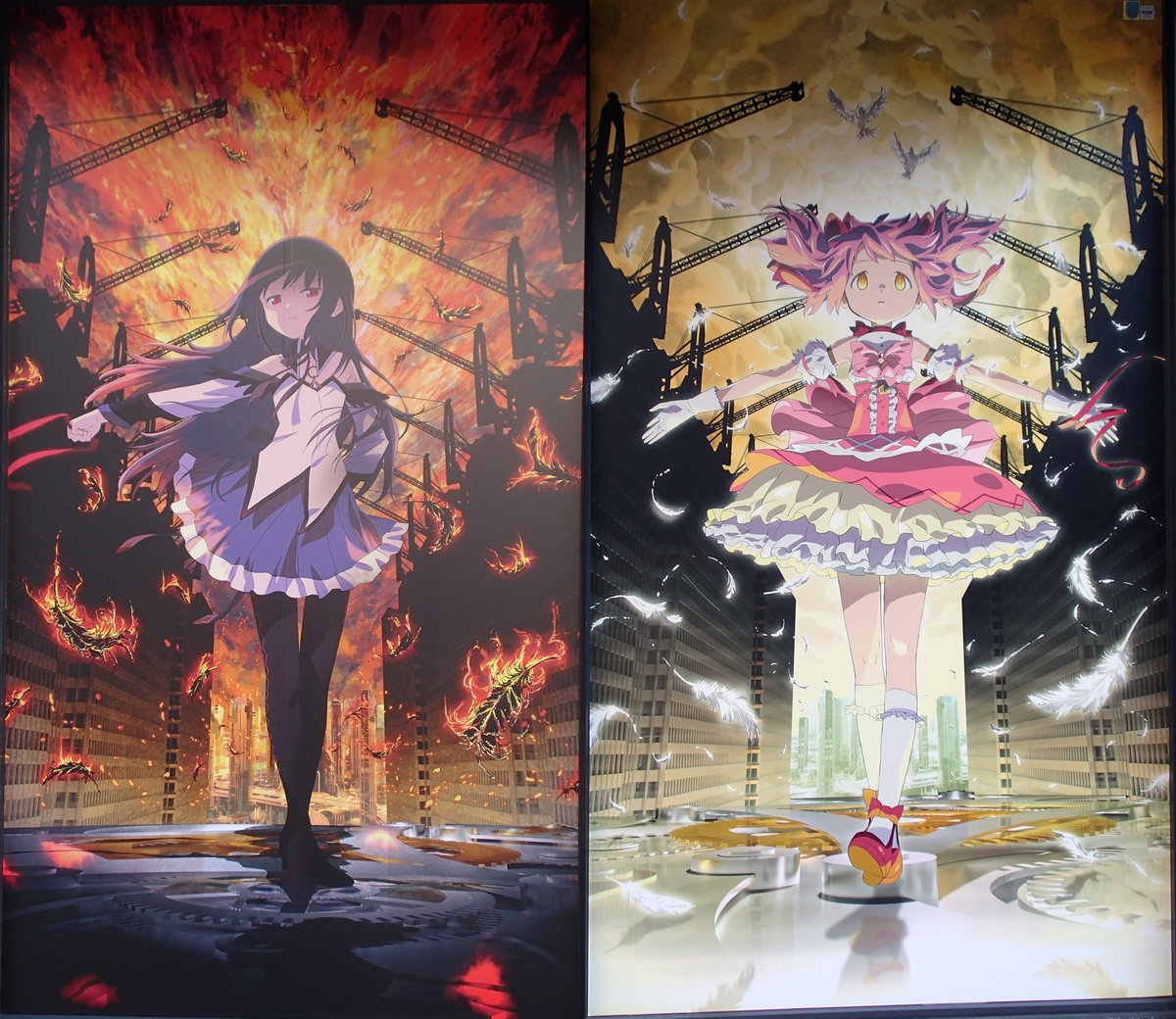 happi98ft24's tweet photo. まどマギ × 旧梅田ロフトビル
「劇場版 魔法少女まどか☆マギカ
〈ワルプルギスの廻天〉 特別装飾」(2026年2月)

旧ロフトがまどマギ装飾に
なってると聞き、見に行きました☆

公開延期が決まった後だったかな🤔

意味深なイラ���トばかりで
映画公開が楽しみになりました～

アレ、🦎電話だった���だ！ https://t.co/tcgYWQEgVP