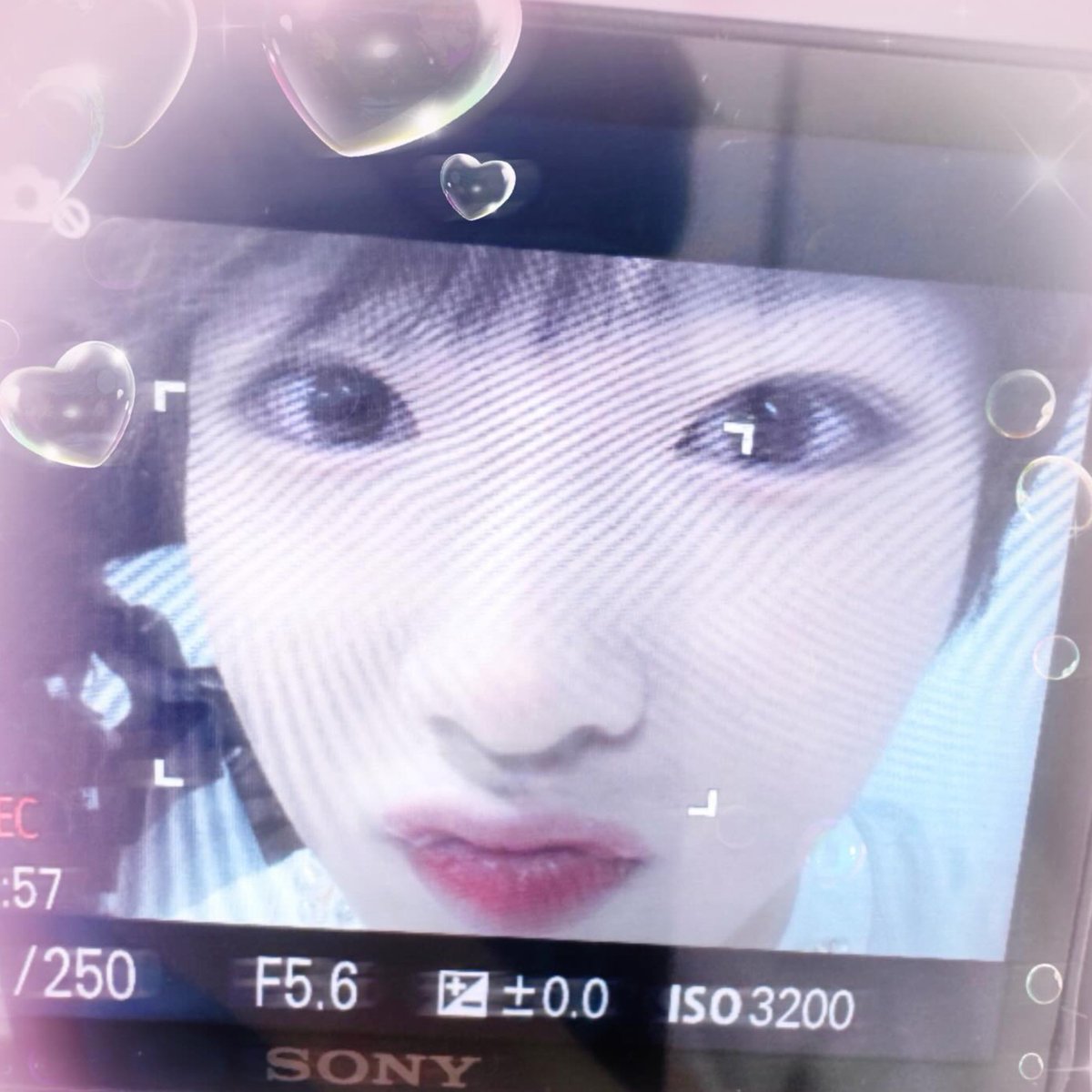 sionsakuuu's tweet photo. 여러분 사쿠야 파우치 실물 진짜 미/쳣/어/요 ..🩷
뚱중입술 표현된게 너무 기엽고 색감도 너무 이뻐요
생각보다 파우치 크기도 크고 수납도 꽤 많이 돼서
포켓돌 5개도 충분히 들어가요😮!!
마감도 실밥 1도 없이 너어무 깔끔,,

@wishissocute 판매 감사합니다♡
솔직히 공굿 이상으로 퀄리티 좋고 미감 미쳣다고 생각해요..♡