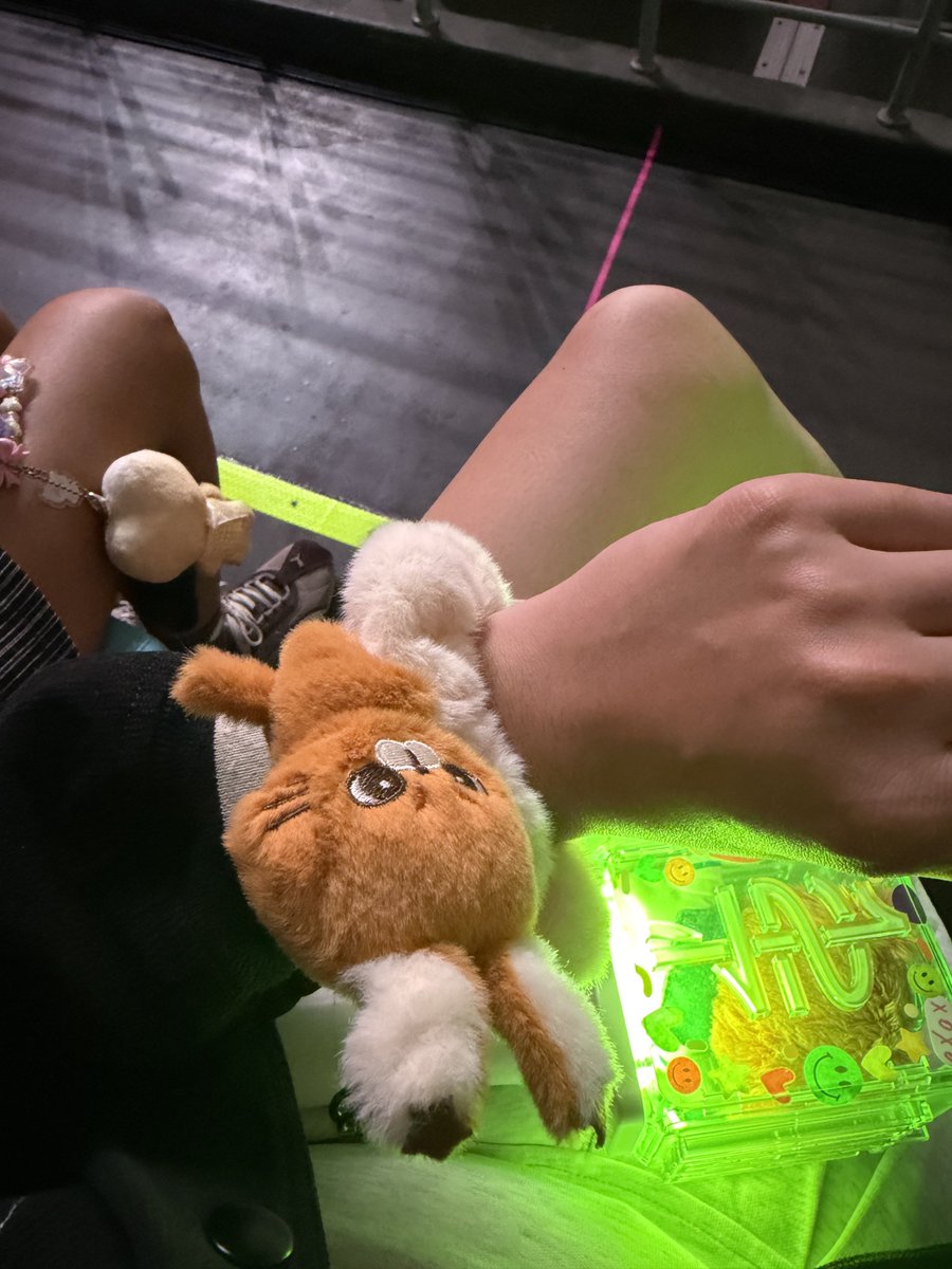 jyaninyan's tweet photo. i hope more people show their johnnycal to johnny so we can get more interactions like this 🥹🥹 he loves his little baby so much 
 https://t.co/VwViwvCTFY