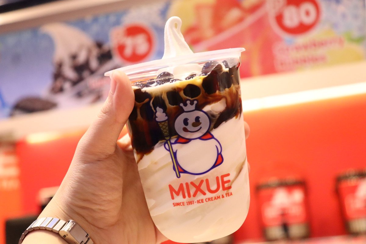 MarketMarketBGC's tweet photo. Snow King has made his way to Market! Market! βπ¨β¨
Drop by the newly opened Mixue at 4/F, Food Choices! Enjoy soft-serve ice cream and freshly made tea drinks for a cool and refreshing treat! β€οΈ
#FunInTheFinds #iLoveMarketMarket https://t.co/nmJGeeXP8c