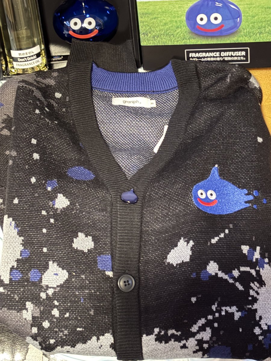 maki4dayo's tweet photo. グラニフのドラクエコラボ♪
息子用の服たちー😆

実は店舗だと翌日から取り寄せもできるんだぜ🤭
発売日のうちに伝票書いてもらって
翌日朝イチに在庫ある店から確保してくれるんだぜ♪

私はいつもそうやって手に入らなかったことがないのさ！
裏技〜 https://t.co/EMGr8eduTt