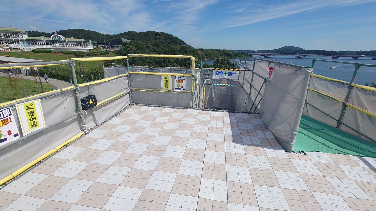 gtrgto3000's tweet photo. 現場風迷路展望台(700円） https://t.co/NnKcVd32c2