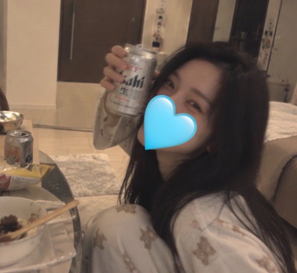 ema1_em's tweet photo. 華金最高〜🩵✨
みんなも一緒に乾杯しよっっ🍻

あっ…華金だから節約は一旦保留ね（） https://t.co/EC5zCIeZKs