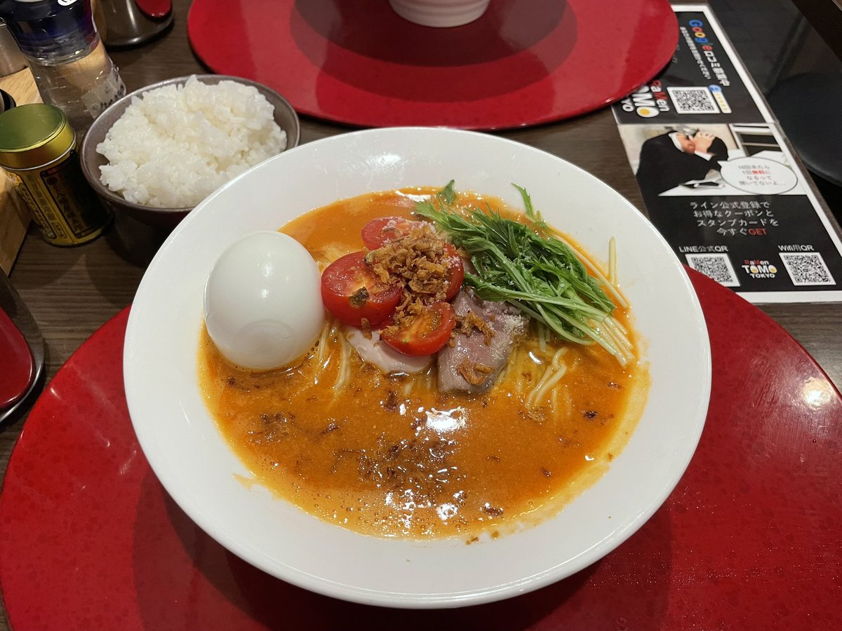 re_dolphin's tweet photo. RaMen TOMO TOKYO
トマトパイタン+至高のゆず塩味玉+ライスSet

九段下のお店！
濃厚なトマトスープに細麺がよく合う🍜
チャーシューは鴨肉らしく、これも肉の旨みが濃厚！
具材のミニトマトも味が濃くて美味🍅
真っ白な味玉、これまたゆず塩の味が濃くて美味しい😋
レギュラーメニューも気になる！ https://t.co/26bYHlsPRj