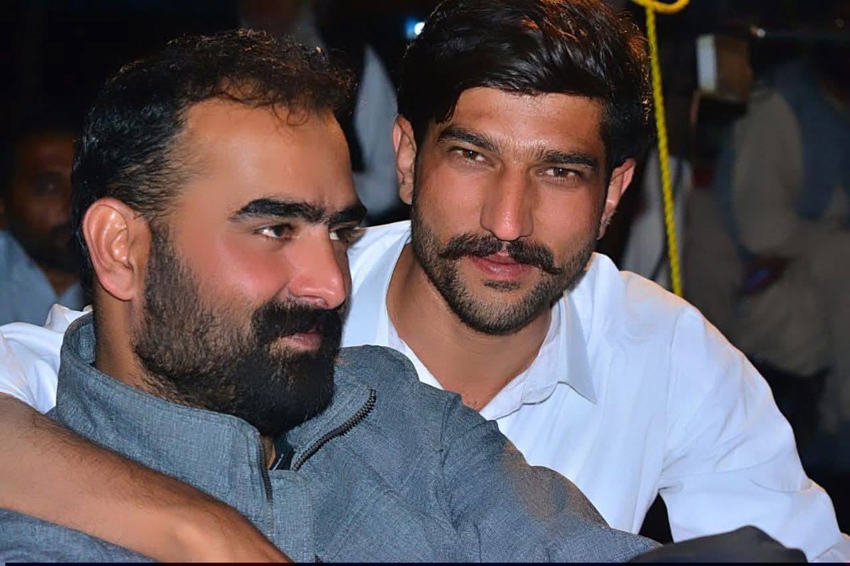 Sardar____'s tweet photo. پرسوں تک بھارت کا ایجنٹ، کل پھر افغانستان کا ایجنٹ، اور آج ایران سے ایٹم بم کا مواد لینے کے بعد دونوں شہزادے مسکراتے ہوئے😎😜🤭
سہولت کار پوسٹ سے دور رہیں اور جلتے رہیں🙋🏻‍♂️
#RightsMovementAJK https://t.co/IZtgdkBQLU