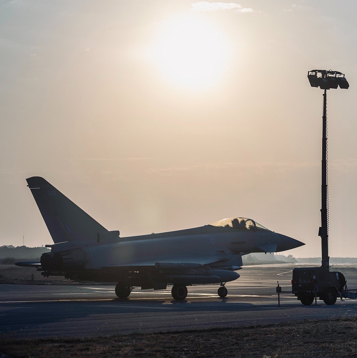 DefenceOps's tweet photo. 🔧From hangar to runway, every #PhoonFriday is a team effort.

Behind every Typhoon take-off is a team of skilled @RoyalAirForce personnel keeping it ready, capable and airborne.

✈️ One team. One mission. Ready to launch. https://t.co/0Z61CRWCs2