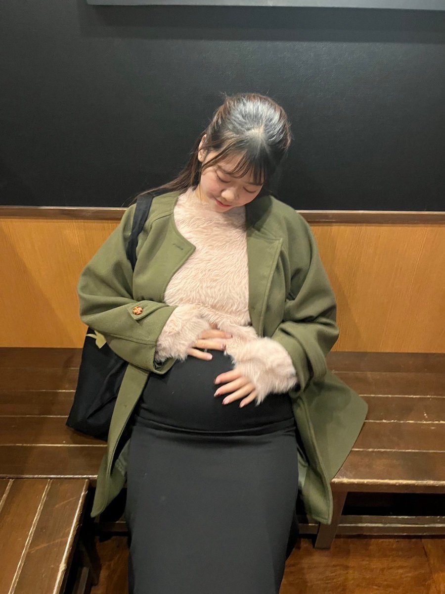 mcd2026_hc05's tweet photo. これ妊娠何ヶ月くらい？？

胃下垂やばすぎて妊婦さんに間違えられるのやめたい笑笑笑笑
これはわざと妊婦さんっぽく撮りました🤰🏻♡

#ミスキャンパス同志社 #同志社大学 https://t.co/OOvo5d9xSc