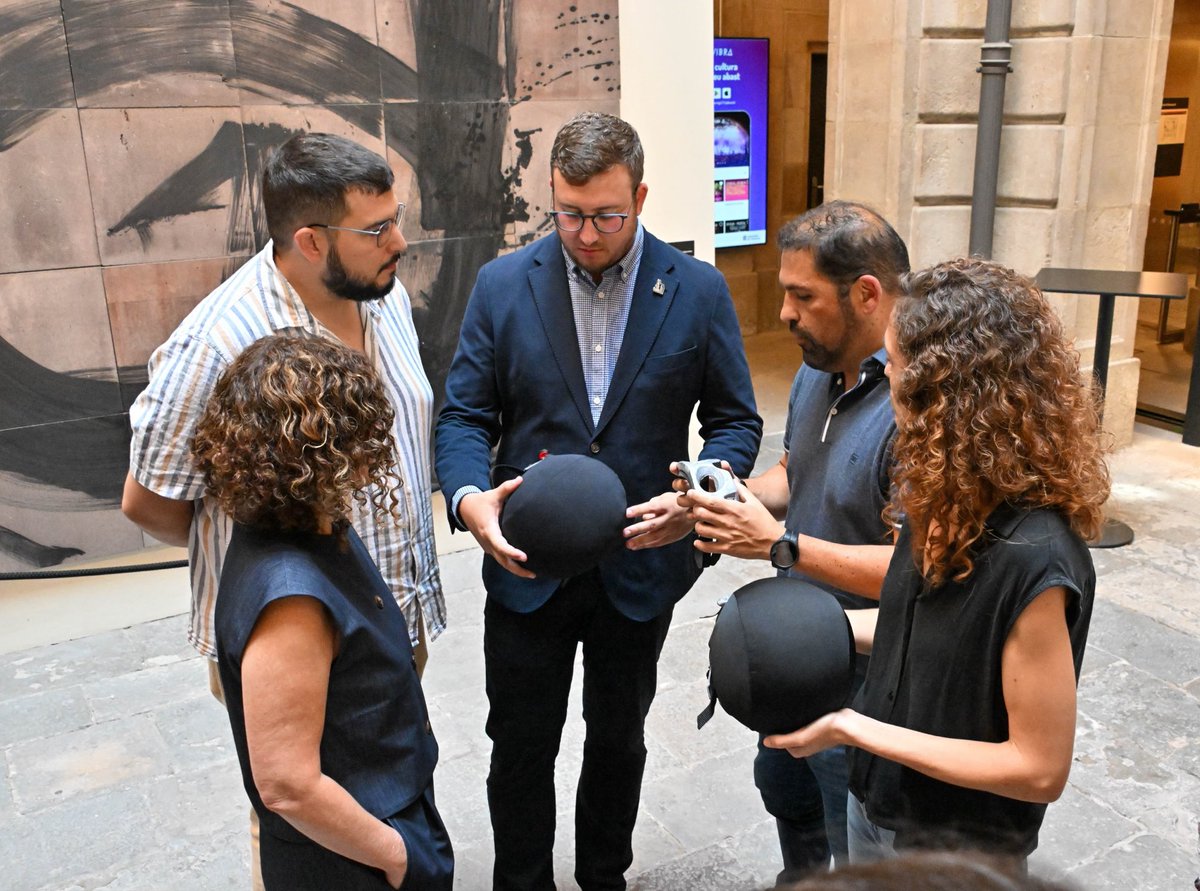 cultura_cat's tweet photo. La Coordinadora de Colles Castelleres de Catalunya presenta el nou casc casteller i el primer protector facial per a la canalla castellera.

✅ Dotze colles testejaran els primers models de manera simultània, prèviament a una distribució general prevista per als propers mesos. https://t.co/drFk2XIi5E