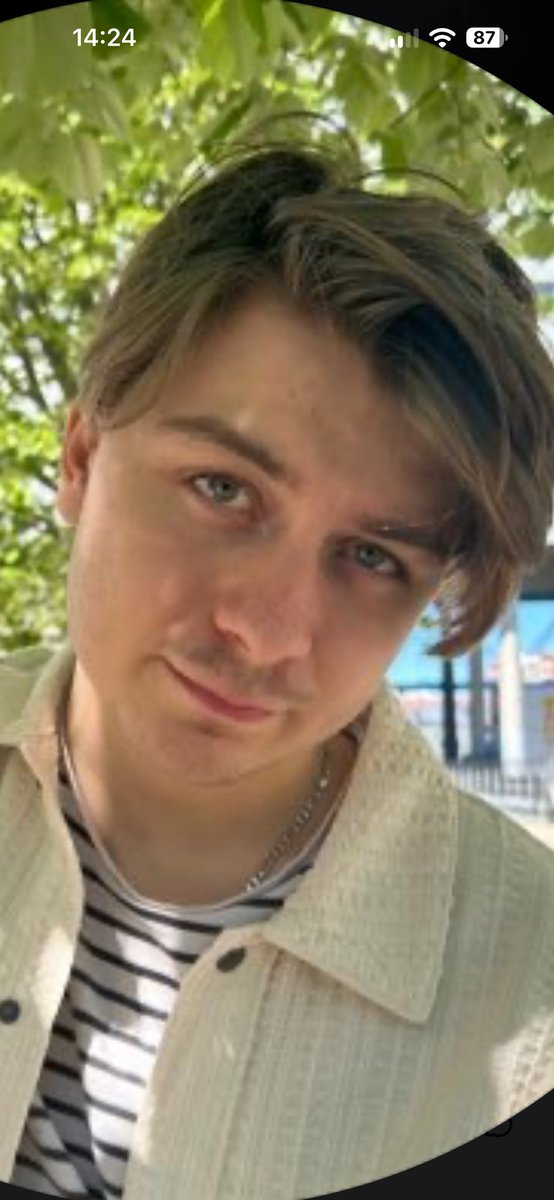 _guccilouie's tweet photo. @Asy0m @escargoog Tu es si fort Nolan merci de m’avoir éclairé https://t.co/UVPM0RDfKB
