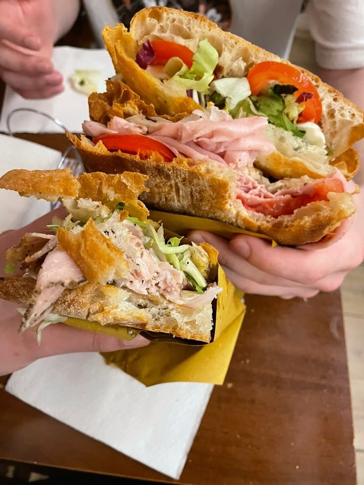 mozinity's tweet photo. Italian vibe https://t.co/Lzvdveat5G