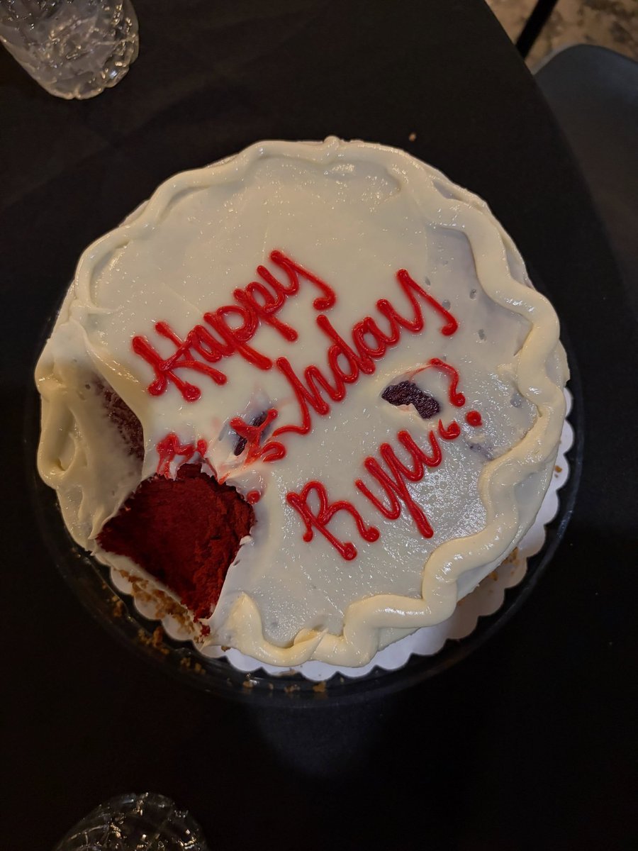 krimryul's tweet photo. It's my birthday. https://t.co/jBsKLBhJTn