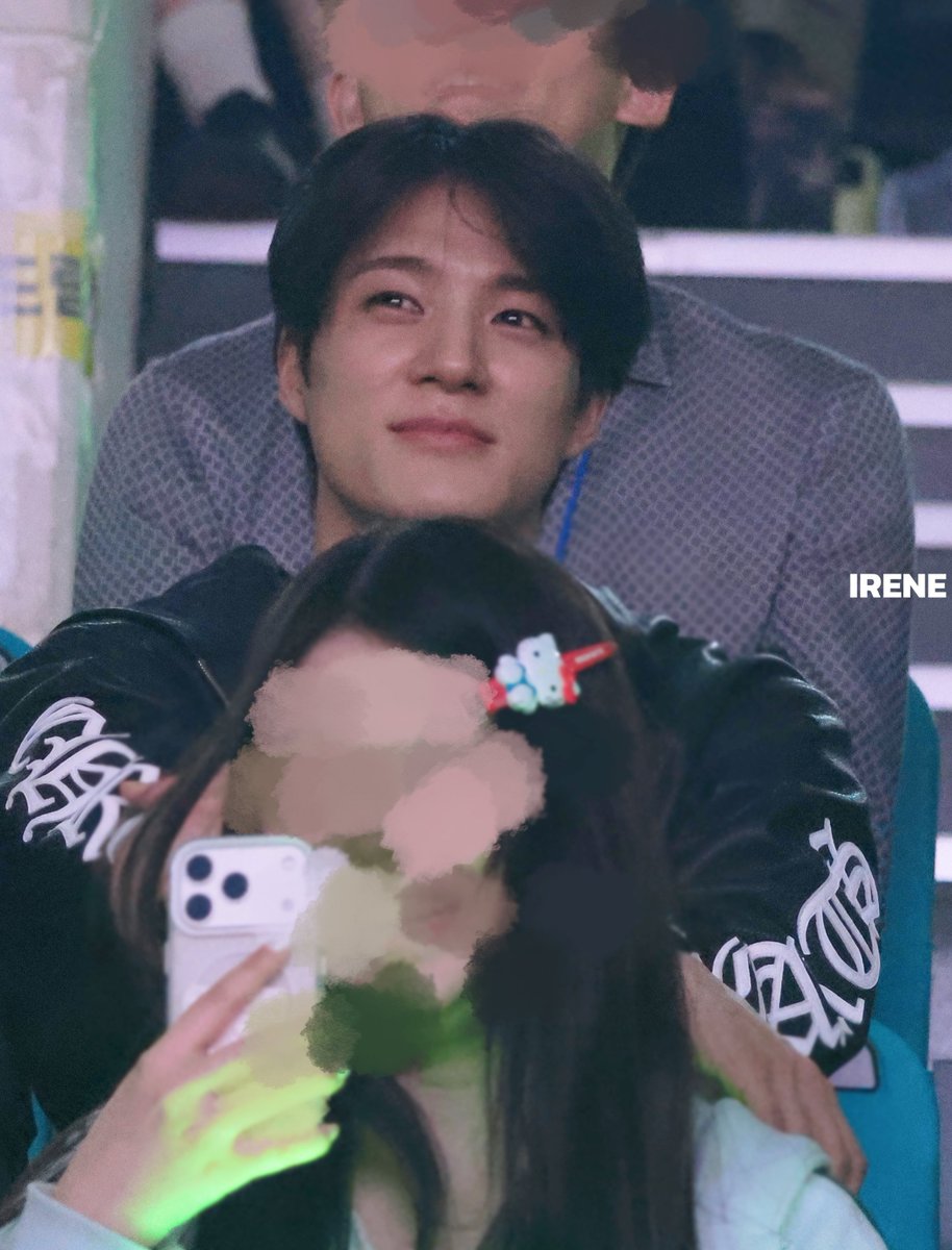 jungshasa's tweet photo. jeno's smile 🥹 https://t.co/eIxHIR3tR6