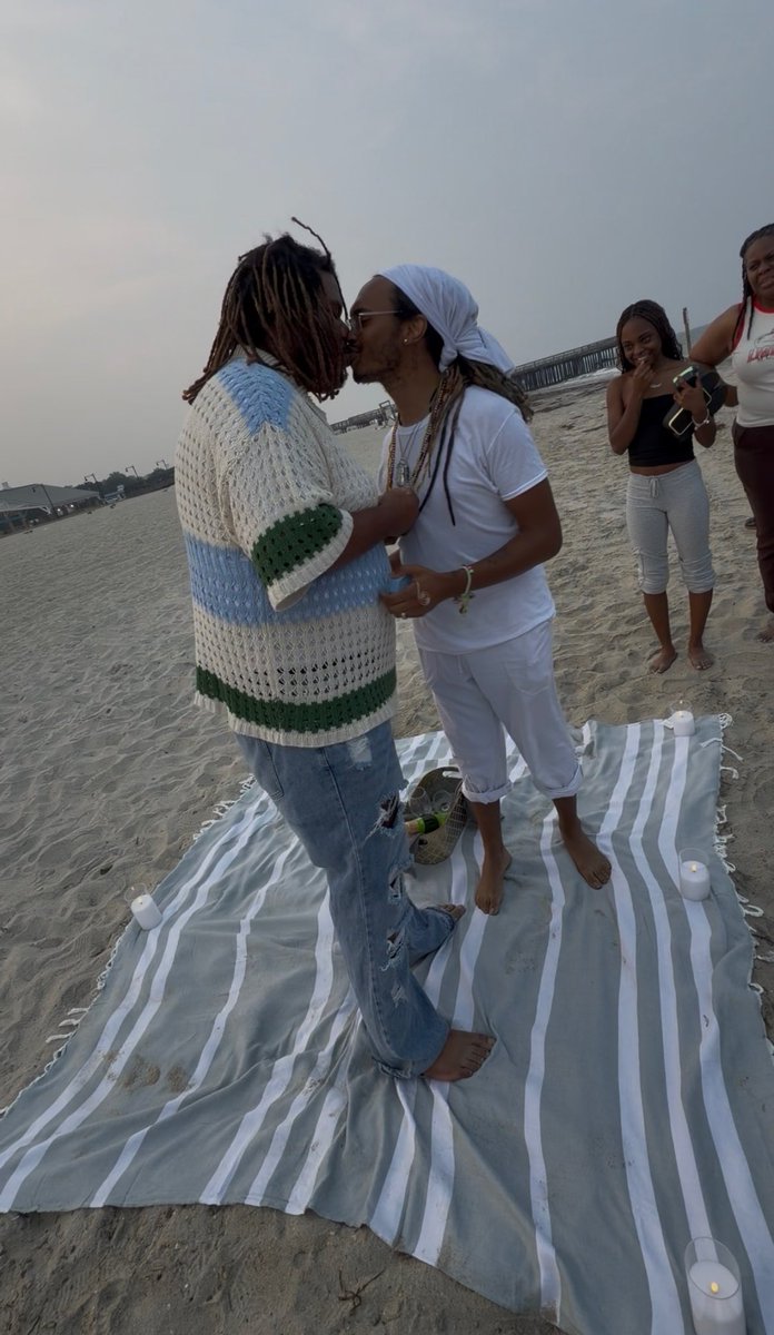 TyJhayMB's tweet photo. He said “Yes” 🫶🏽🥹🥳💍
#BlackLove #Lgbtq #Engaged #Proposal https://t.co/3VAyGRszVa