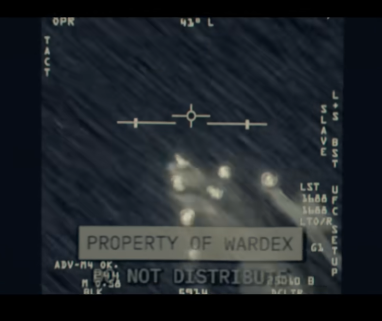_halkyofu_'s tweet photo. 時速700キロで移動する、編隊を組むUFO...

第6弾の中にあったUFO映像で、撮影日は
2025年で場所は中東

映像には、6つのUFOが編隊を組む形で
画面上から下に移動してて、推定される時速が
480マイルで約770キロになる

かなり俊敏な動きをしてて、動画の説明でも
その挙動は「機敏に見える」
「頻繁に方向を変える」って書かれてる

このUFO、ディスクロージャーデイに出てくる
UFOとめっちゃ似てるけど、ここからとってる？？

#UFO #UAP #ufo #uap #alien #エイリアン