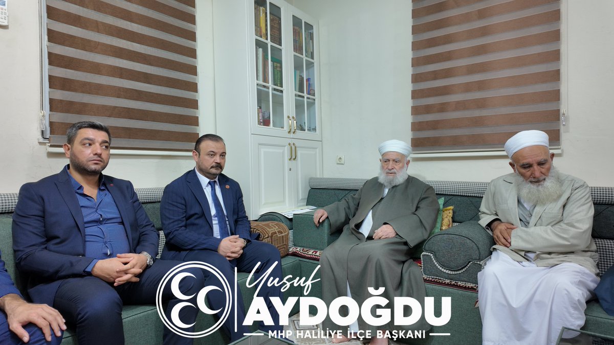 MHPhaliliyeurfa's tweet photo. MHP Haliliye İlçe Başkanımız Sn. Yusuf Aydoğdu ve yönetimimizle Cuma namazı sonrası Şeyh İzzettin Aksan Hocaefendi’yi ziyaret edip hayır dualarını aldık
@MHP_Bilgi 
@dbdevletbahceli 
@Sanliurfa_MHP 
@eczosmanmutlu 
@yusufaydogduu 
#mhp https://t.co/VrRYfu3f5Y