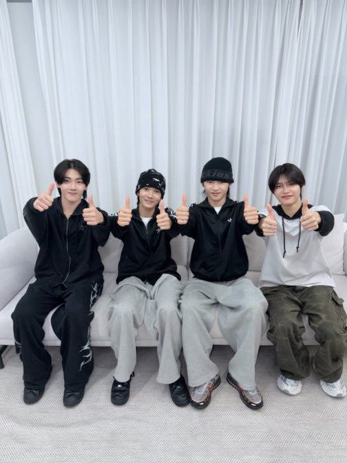 mochoni_'s tweet photo. 09즈 너무 좋음🥹🥹🥹 https://t.co/gP2gLOkdn6