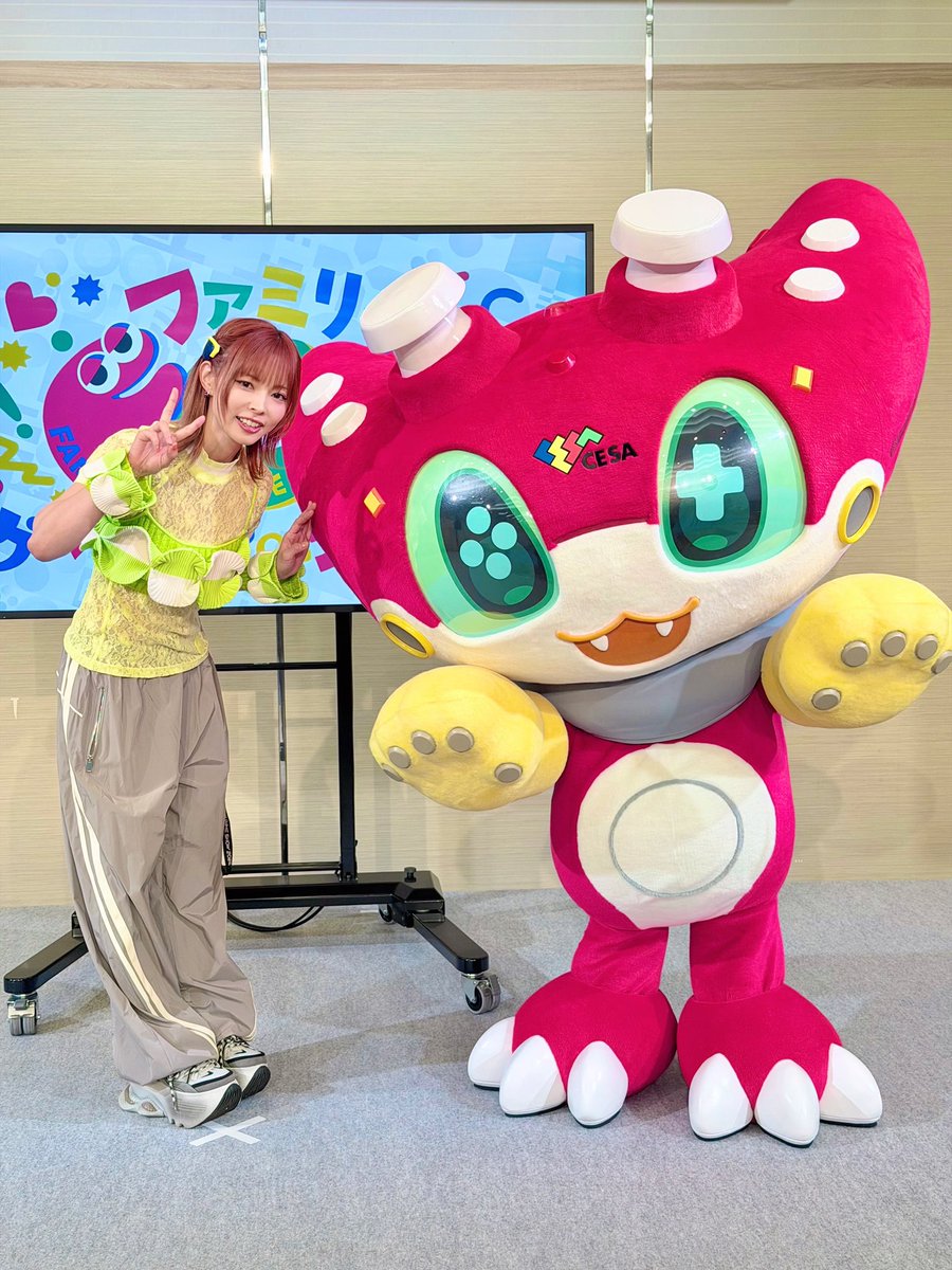 mogatanpe's tweet photo. #TGS2026
行ってきましたあー！
もりだくさんな1日だった…！！！😳

やっぱりゲームって素晴らしい。大好き。
私の人生になくてはならない存在、、
ただのキャラ、なんかじゃないもんなあ。
みんなで楽しむことはできるけど
1人でだって楽しめる。無限に！ https://t.co/x0u8iSoU0f