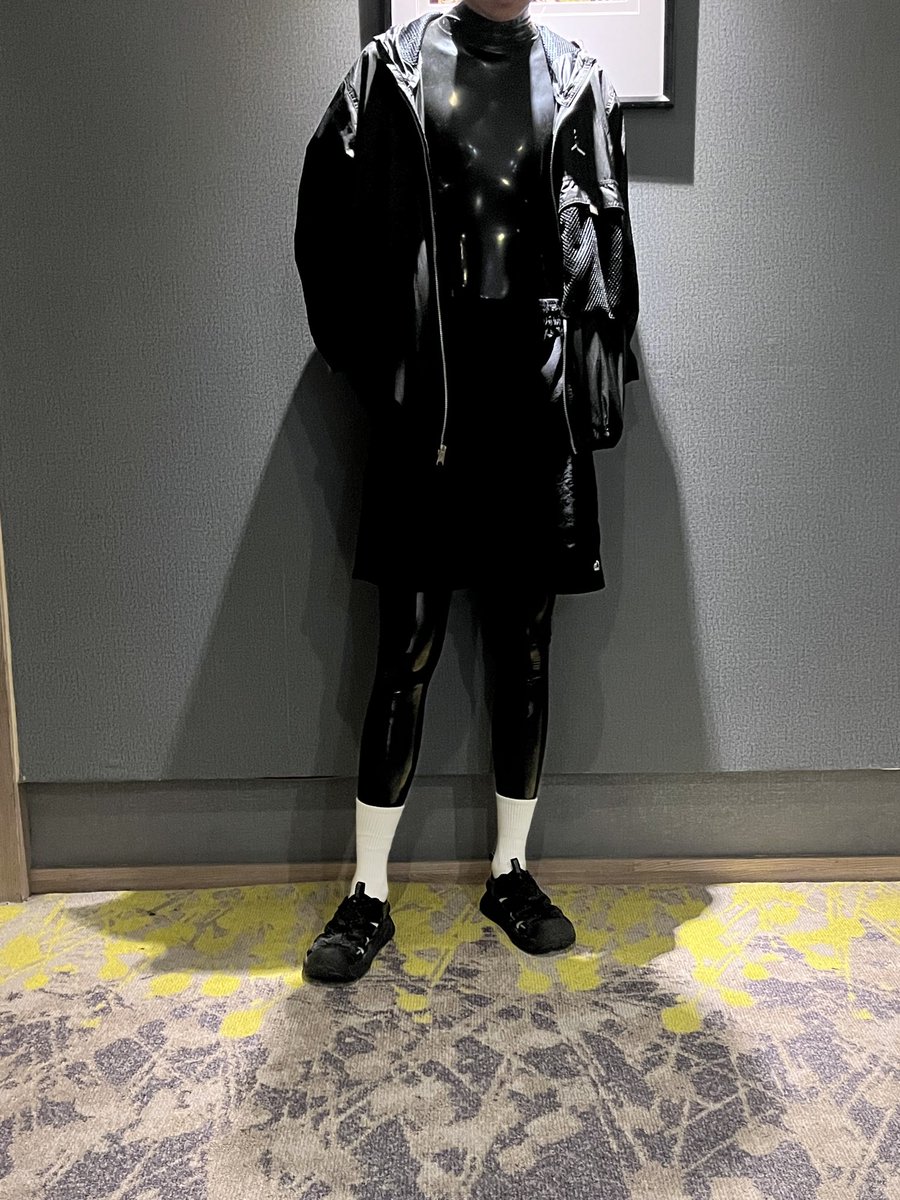 N456Sti's tweet photo. 夜读

Night reading🌙

#Rubber #Latex #胶衣 #乳胶 https://t.co/b2TnaANTtl