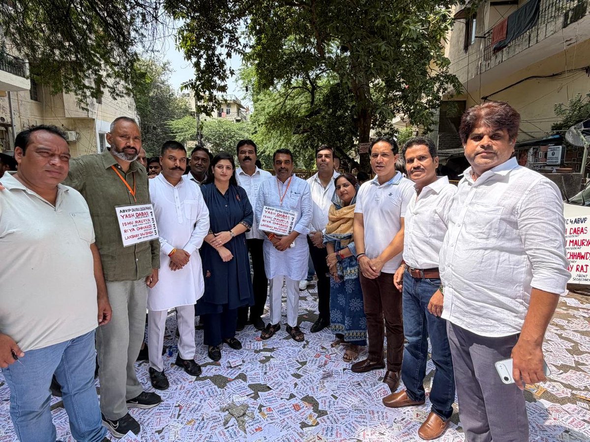 bjp_ashu's tweet photo. आज DUSU चुनाव के अवसर पर Bhagat Singh College में यश डबास (FOR President) और इशु मौर्य (FOR VICE President) , रिया छावड़ी (FOR Secretary), लक्ष्यराज सिंह (FOR JOINT Secretary), ABVP के प्रत्याशियों के समर्थन में वोट की अपील की। 🇮🇳

#DUSU2025
#ABVPForDUSU
#VoteForABVP
#YashDabas https://t.co/YeF2lyh79b