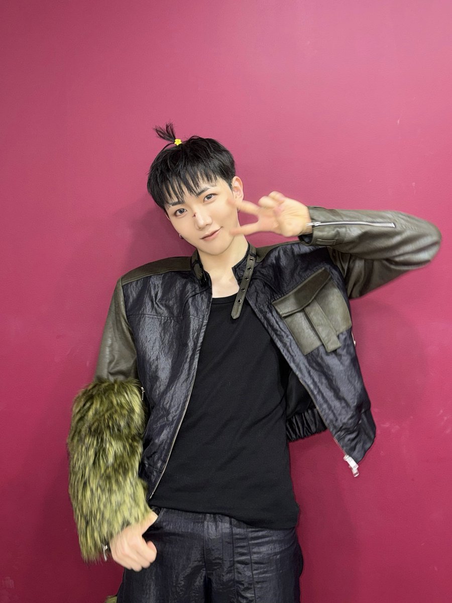 HyunbinMinjeFan's tweet photo. ∴ #HYUNBIN ∵ Twitter ∴ 160926 ∵
⋯⋯⋯

Je suis mignon, n'est-ce pas ?

#ALL_H_OURS #올아워즈  
#HYUNBIN #현빈
⋯⋯⋯
@at_ALL_H_OURS
#🪀 https://t.co/qWrcF3eN2G