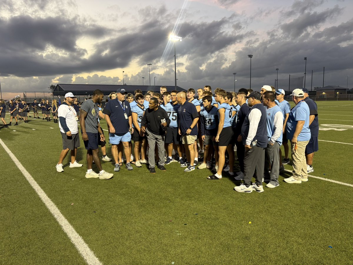 coachlaplante's tweet photo. Good start to a Friday for the π¦!!!!!
#BuildingChampions
#LFAW
@LakeCreekFBall
@LCCoachMel
@CoachBence
@CoachRTurner_
@SlafkaJeff
@CoachBryanHood
@coachjnewt
@coachgarza90 https://t.co/jGcJkahxKe
