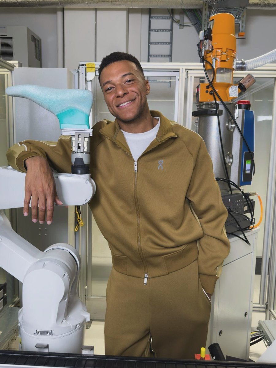 ModernNotoriety's tweet photo. Kylian Mbappé leaves Nike to help launch On's football division ⚽️ https://t.co/EAzmrjpnxN