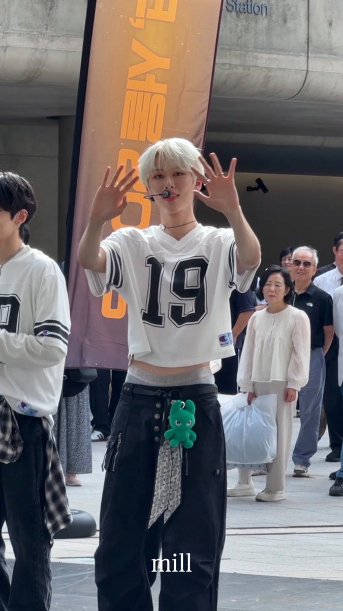 ljiinn_'s tweet photo. ddp 오버스 오늘도 입떡함..//
옵따뛰 하자🤞🤞 https://t.co/42wk0wY3Kn