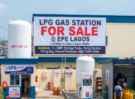 SeguOluseun's tweet photo. For Sale

LPG Gas Station For Sale

New Gas Station on 2 plots (1,418Sqm) of Land

Location📍Along Poke Road Before Atlantic Mall School, Epe, Lagos State

📌Price: 350M Net

Title: C of O

(DPR license, Lagos state Approval and all necessary documentation avaliable).

Contact Olueze Properties 
Whatsapp 0916 124 8659 
Call +2348032803321
#llc