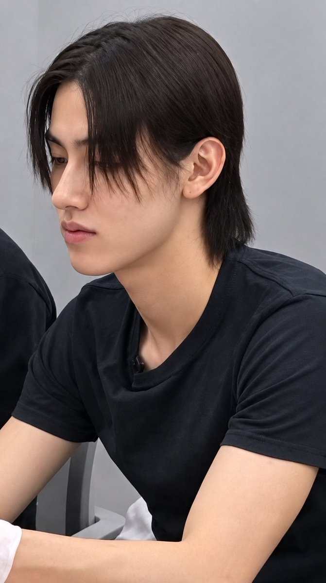 xxeoje's tweet photo. long hair seonghyeon >> https://t.co/9zoRXyJNRV
