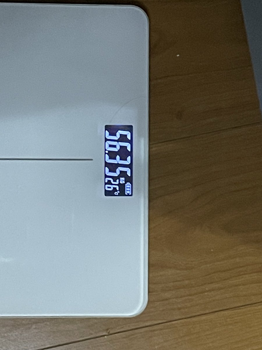 peachypop47's tweet photo. 今日は背中の日
初めてのデットリフトぅ
先週師匠に伝授させてもらいさっそく！

ぎっくり怖くて重量追えなかったけど、楽しかった
限界までやりたいけど様子みながら

次は懸垂とハイロウ1セット増やしてみるかな

明日は腕と前腕の日💪
楽しみだな〜 https://t.co/CLVPQgE6dT