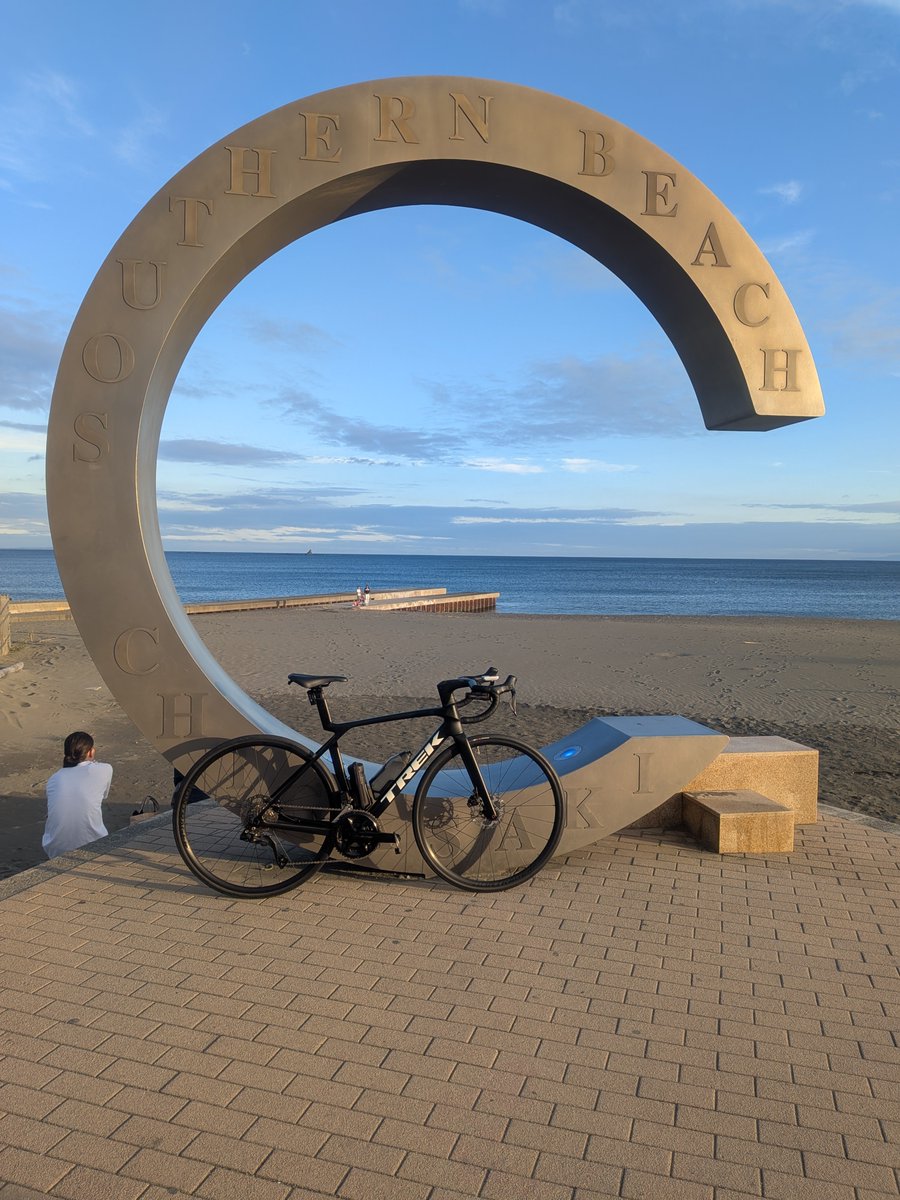 shimoman7749's tweet photo. サザンビーチ、
海の家撤収されてました…
トンボも飛び交ってて
夏終わりな感じです、 https://t.co/l2Zdqbc9fo