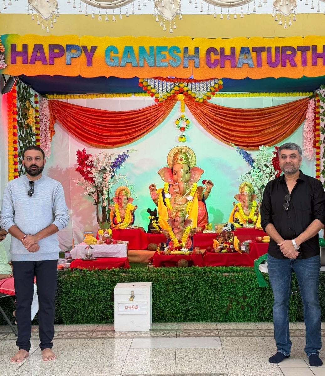 ijayeshradadiya's tweet photo. જય ભોળાનાથ,

પનામા દેશના પનામા શહેર ખાતે આવેલ શિવ મંદિરે દર્શન કરવાનો તેમજ મંદિરના પાવન સાનિધ્યમા સ્થાપન કરેલ દુંદાળા દેવ ગણપતીજીના દર્શન કરવાનો અલૌકિક લ્હાવો લીધો. https://t.co/p2DKEpCFZK