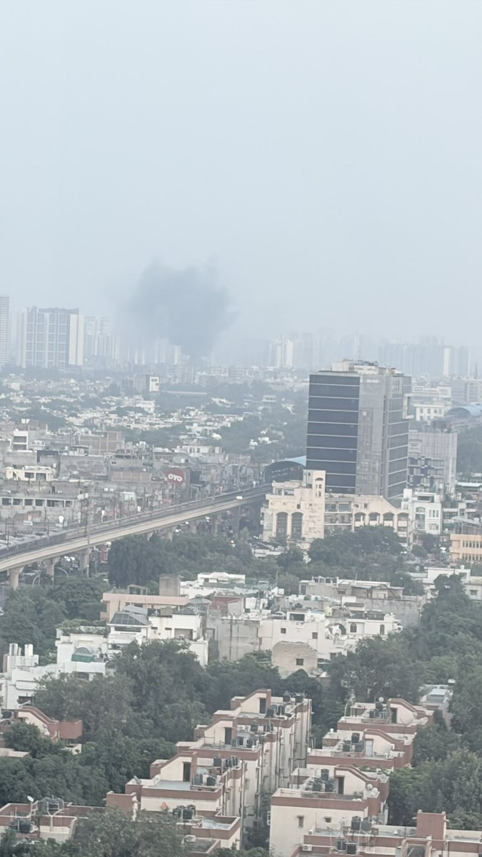 adarshp55055171's tweet photo. Something happened @aajtak fire broke out nearby sector 76 Noida
@News18India https://t.co/Ax9J7l9bQz