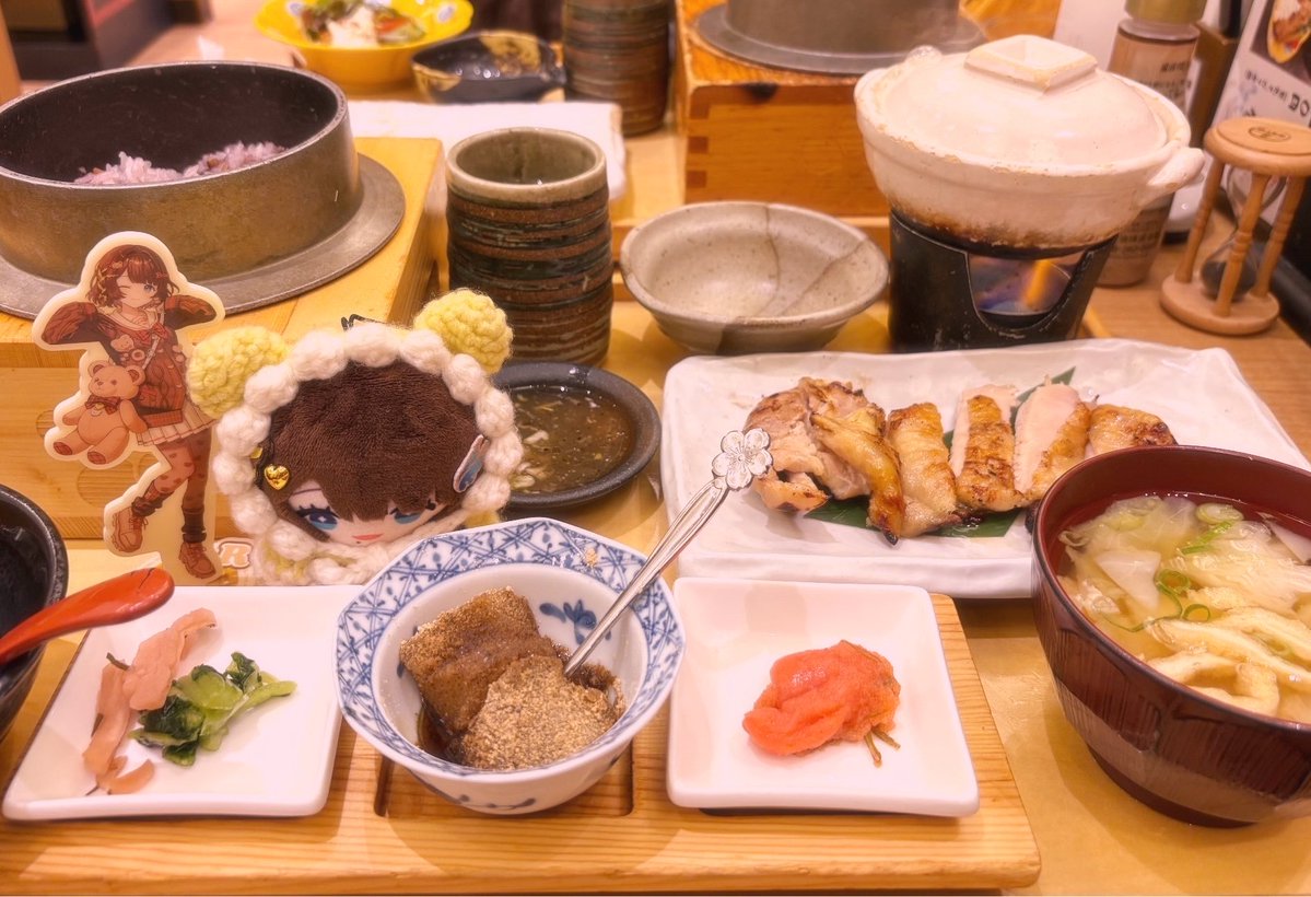 Sofia_lr09's tweet photo. しがりこちゃんも一緒に食べに行って来た(o'ч'o)✨
#しがりこ観光中 https://t.co/VBXXcKxnvw