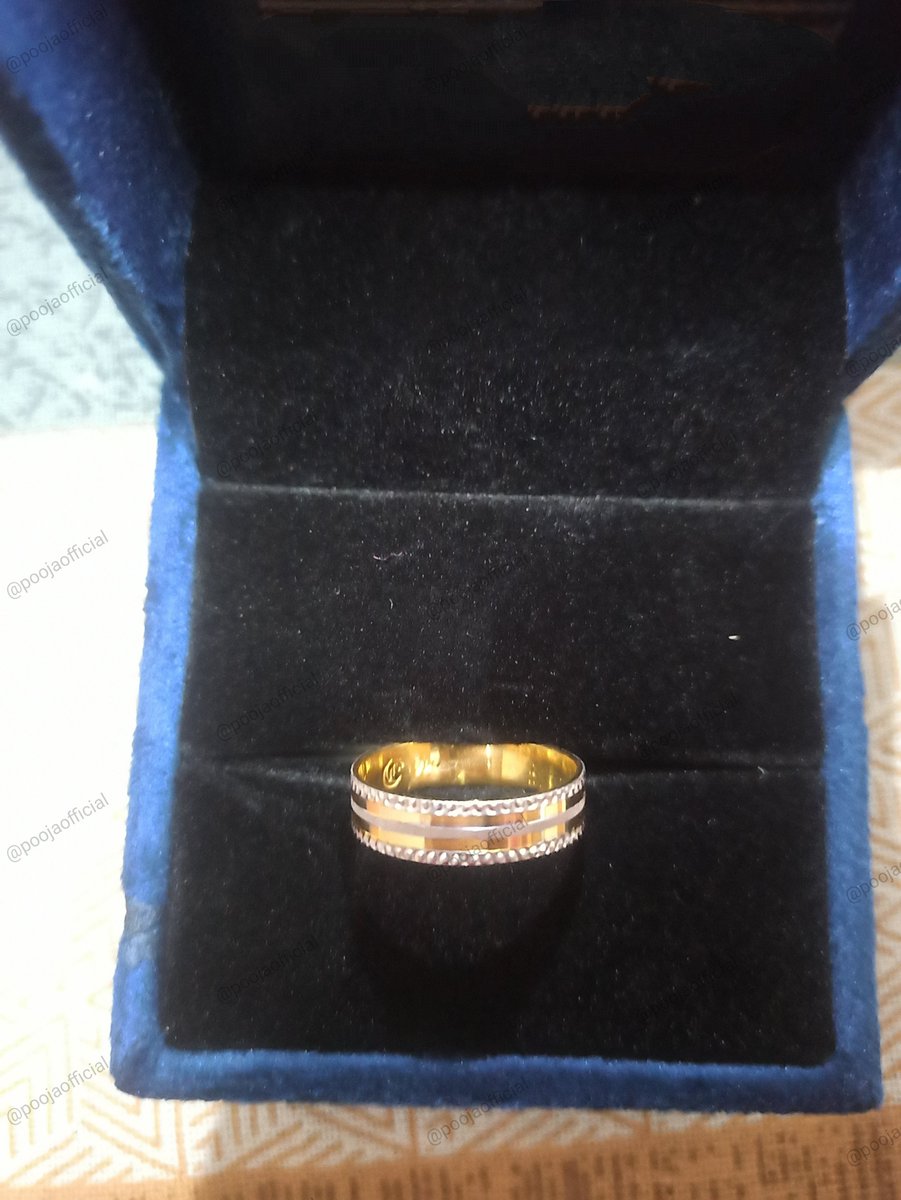 poojaofficial5's tweet photo. I went to buy a gold ring, but my friend was choosing one like he was the one paying the ₹80,000 bill.

The day before yesterday, I went to a jewellery store with my friend to buy a gold ring.

He liked a ring that was a little over 2 grams and immediately said

"Just get this one. It will be cheaper.

I looked at him and said

I am the one paying for it, 
why are you so worried ? 

Are you choosing the ring for me 
or trying to protect your own pocket ?"