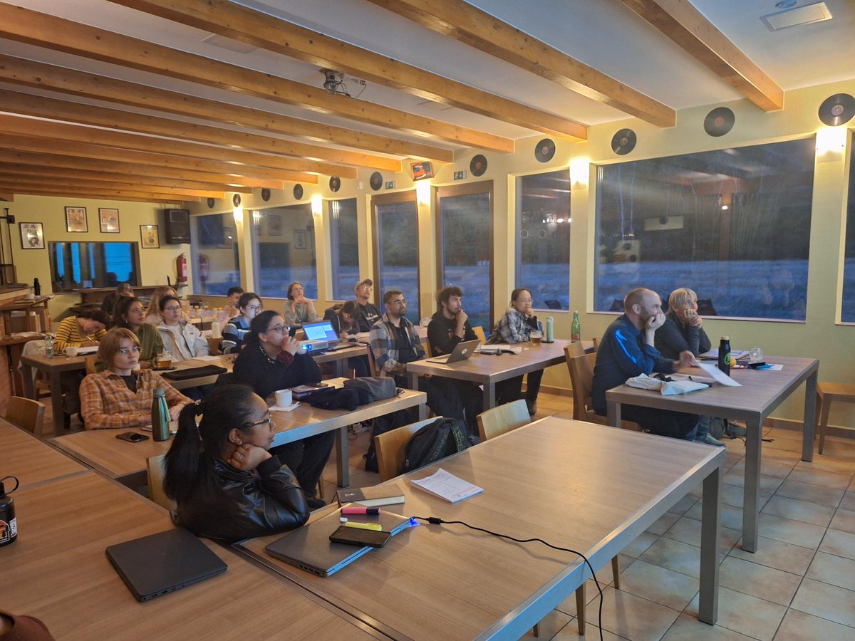 ExFuMo1's tweet photo. The 4th day of #GoBelowground course of belowground functional ecology #Buds #Storage #Fineroots #Clonality #Rhizome #Stolone #Traits #Economy #Strategy #Methods #FunctionalTraits Collaborate, share, discuss🧐
@Akademie_ved_CR @IBOTCZ
▶️ https://t.co/uZ3StdzXEJ https://t.co/NQiVoaMWfh