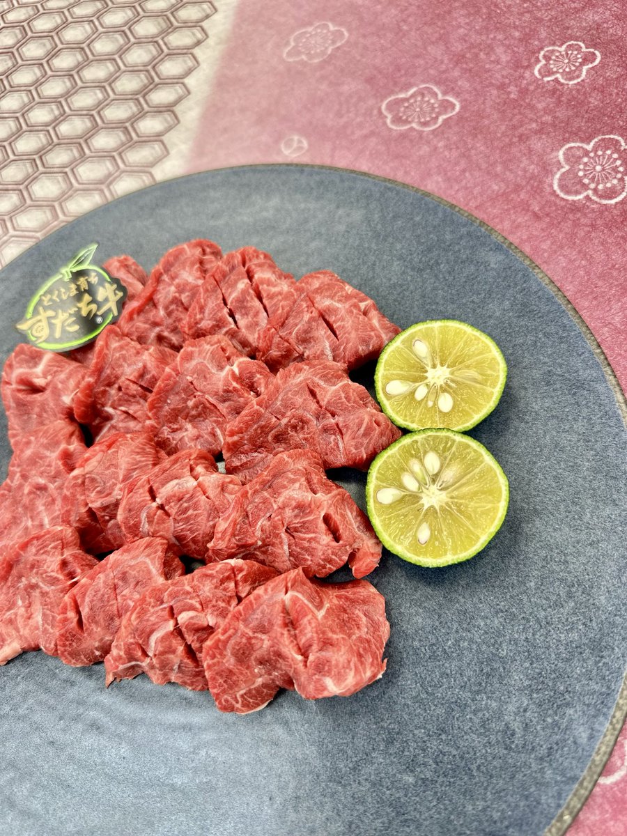 hokkai_niku's tweet photo. 千本スジ😁🍖
うめぇぜ🤤

🍖肉の北海
〒779-3223
徳島県名西郡石井町高川原118-5 
(石井町役場北)
営業時間　10:00〜19:00
(土、日、祝日は10:00〜18:30)
定休日　毎週月曜日
※毎月2日間は特売日(現金のみ)
※各種クレジットカード取扱🆗
※クロネコヤマトクール取扱🆗

#美味しいお肉
#和牛肉
#肉 https://t.co/9f3SZ16JYS
