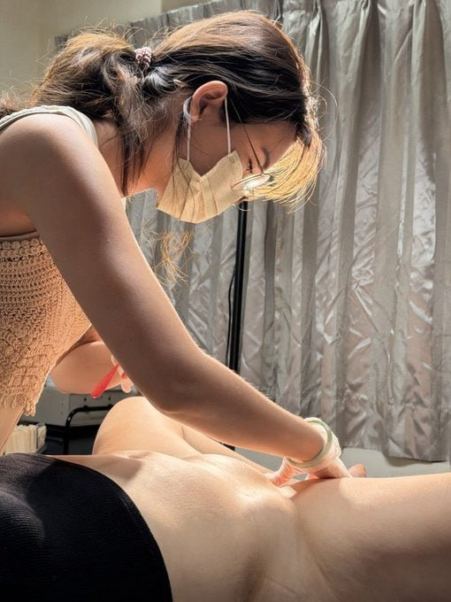PaolaBecerril2's tweet photo. 老师弱弱的问一下，男的一个月不碰女人不打飞机，是会更持久还是更早射啊？？？ https://t.co/deLrJiPJjF