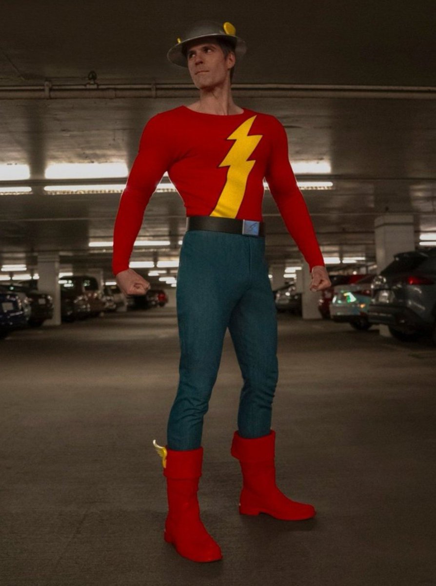 ComicGirlAshley's tweet photo. 87 seasons of the Flash just for a Big Bang Theory spin-off to mog every suit they've ever had https://t.co/zZmc1nr6CO