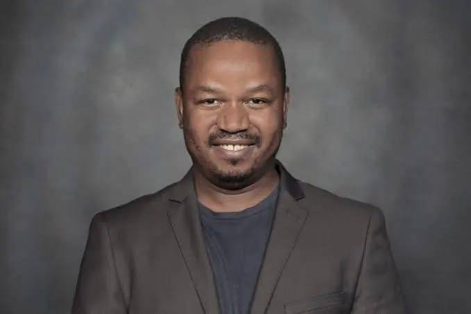 Musa_Khawula's tweet photo. Meet the 2 sinister Capturers of the University of Venda. To your left is Rudzani Mushweu. Rudzani Mushweu is the Chair of Council who uses mafia tactics to squander the funds of the University. Against regulations, he does business with the university. It's called conflict of interest. Anyone who asks is immediately suspended. This man has turned UniVen into his personal fifdom.

The smiley face in brown is Sylvester Masa Motadi, a runner and lackey of the Chairperson Rudzani Mushweu. He does the dirty work and lobbies for the cabal. Millions go missing.

Whilst the University is being drained, Minister Buti Manamela appointed  Independent Assessors/Investigators are challenged in Pretoria High Court using University resources by the same individuals.