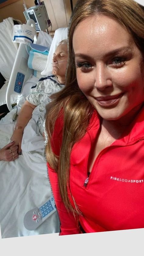 Natashanicmi1's tweet photo. At the hospital 💔💔💔 https://t.co/apw02pD3U1