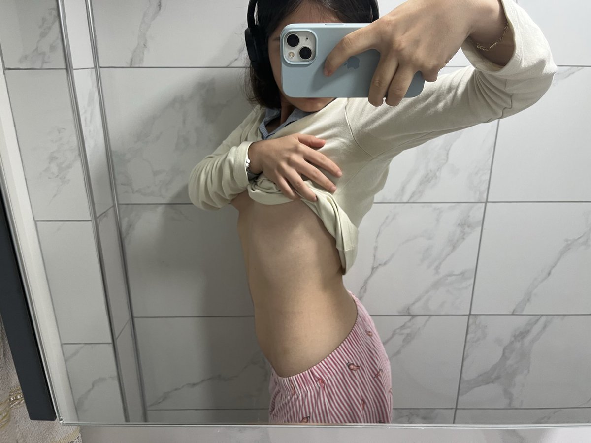 clascwhtemonstr's tweet photo. bmi 22…l’m crying wtf i did to myself https://t.co/sfpPioIlLe