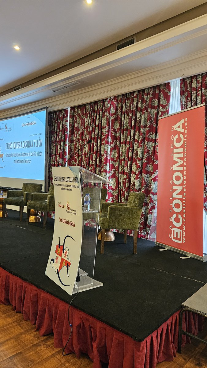 feleleon's tweet photo. Comienza el I #ForoVolverCyL26 organizado por @cyleconomica
El presidente de FELE, Juan MarĆa Vallejo y el secretario general, Enrique SuĆ”rez, asisten y participan en el acto
@ceoe_cyl
@jcyl
@camarascyl https://t.co/J3mnjIbe4b