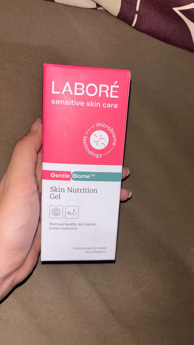 eclairesh's tweet photo. hii guys, aku mau preloved moisturizer labore skin nutrition gel 50ml. masih baru + segel, pl karna akunya salah beli
📍bekasi https://t.co/yU9XYOppwL