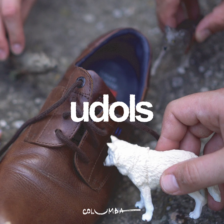PropagandaPFet's tweet photo. Avui us presentem "Udols", single d'avançament del primer llarg de COLUMBA, des de Sant Andreu del Palomar. 
El disco és una delícia i sortirà el 02OCT. Feu boca amb "Udols". 
Quan peti el món... ens quedarà udolar com a clam de resistència!
UDOLA AQUÍ:
https://t.co/fGH3qdOMkK https://t.co/KaMneQWNeF